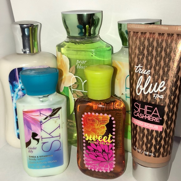 bath and body Accessories - BATH AND BODY BUNDLE !!!! 6 items